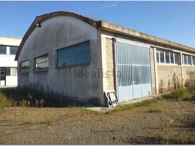 Locale in vendita di 507 m² in Via Cassia Sud