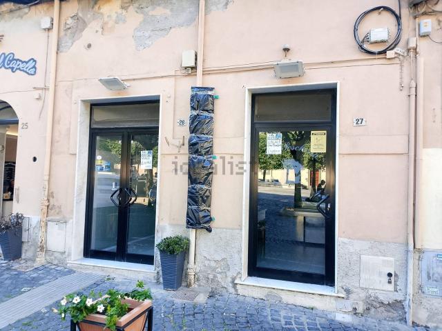 Locale in vendita di 50 m² in Piazza Sabatini