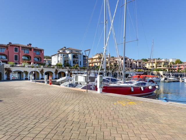 Locale in vendita di 50 m² in Strada per Lazzaretto, 2