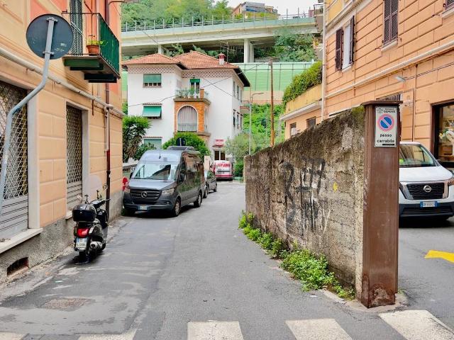 Locale in vendita di 50 m² in Salita Brasile, 2
