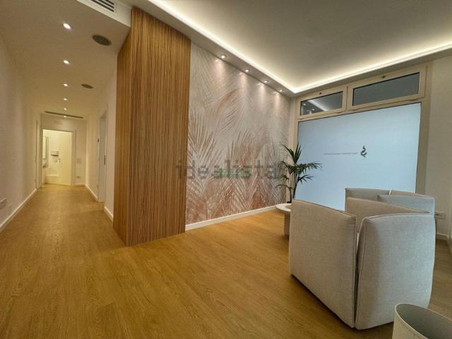 Locale in vendita di 50 m² in Vicolo Ugo Bassi, 21
