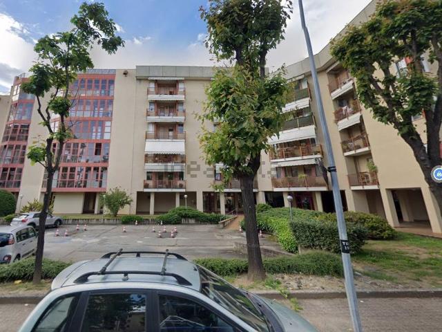 Locale in vendita di 50 m² in Via Tripoli, 8
