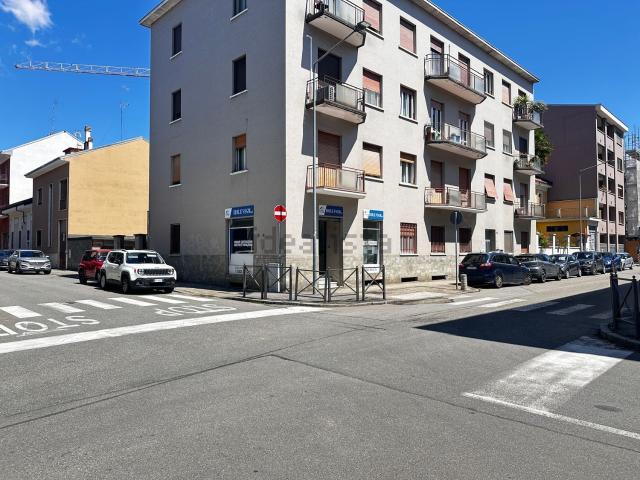 Locale in vendita di 50 m² in Via Agogna, 20
