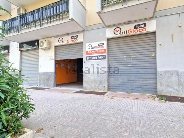 Locale in vendita di 50 m² in Via Alberto Verdinois, 26