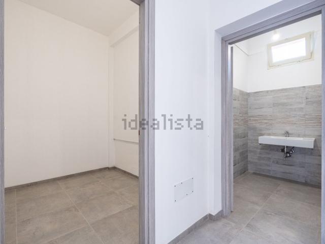 Locale in vendita di 50 m² in Via Amendola, 35