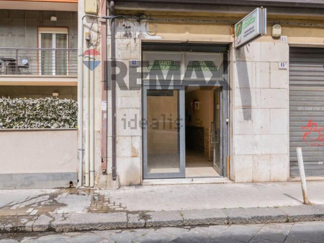 Locale in vendita di 50 m² in Via Antonio Santangelo Fulci, 63