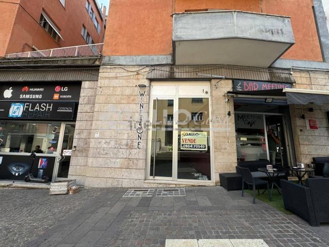 Locale in vendita di 50 m² in Via Arabia