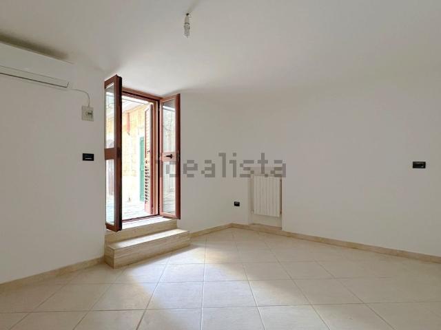Locale in vendita di 50 m² in Via Barbacana