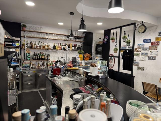 Locale in vendita di 50 m² in Via Carlo Sigonio, 10