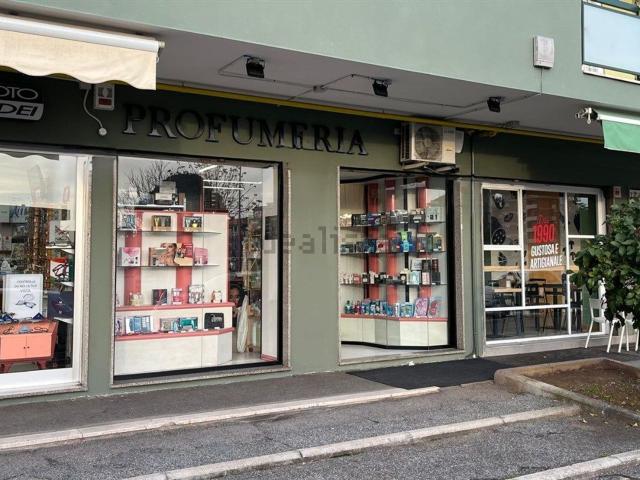 Locale in vendita di 50 m² in Via Casal Tidei