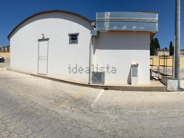 Locale in vendita di 50 m² in Via Cernaia