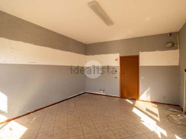 Locale in vendita di 50 m² in Via Cesare Battisti