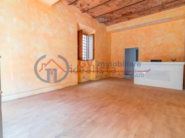 Locale in vendita di 50 m² in Via Cesare Battisti