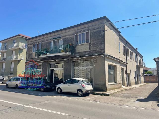 Locale in vendita di 50 m² in Via dei Cappuccini, 46