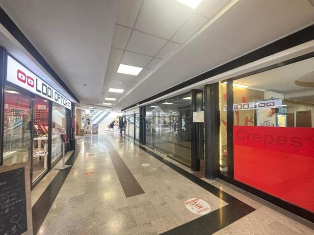 Locale in vendita di 50 m² in Via del Lido