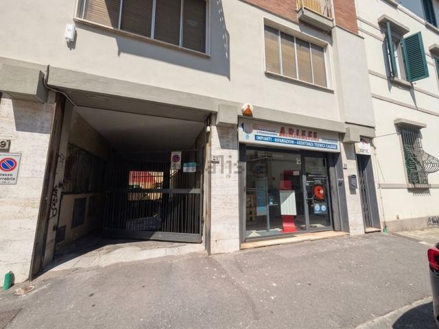 Locale in vendita di 50 m² in Via delle Carra