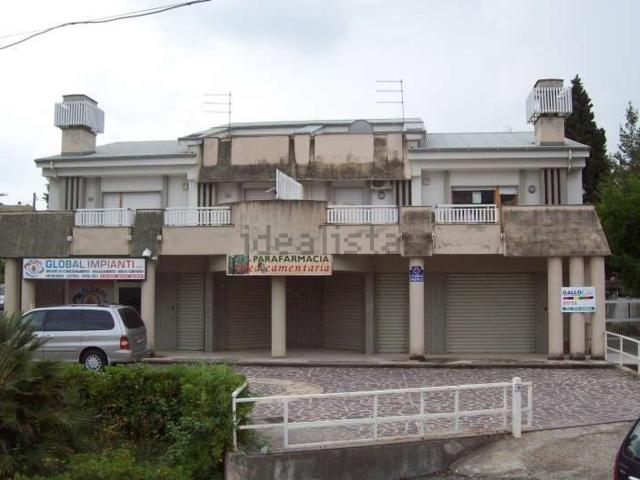 Locale in vendita di 50 m² in Via delle Mimose
