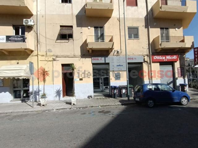 Locale in vendita di 50 m² in Via Domenico Muratori, 28