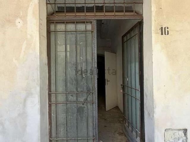 Locale in vendita di 50 m² in Via Fratelli Colabona