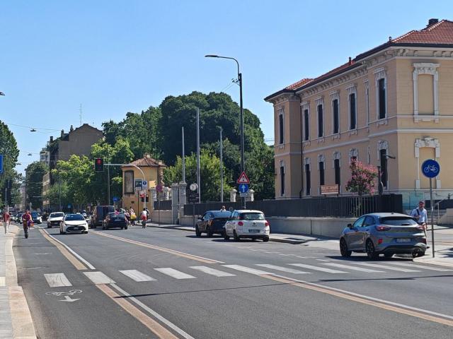 Locale in vendita di 50 m² in Via Francesco Sforza