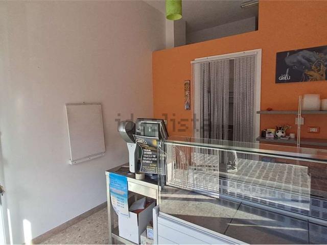 Locale in vendita di 50 m² in Via G. Marconi