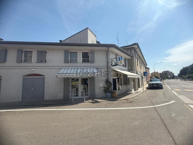 Locale in vendita di 50 m² in Via G. Verdi, 2