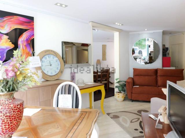 Locale in vendita di 50 m² in Via Gabriele Jannelli, 472