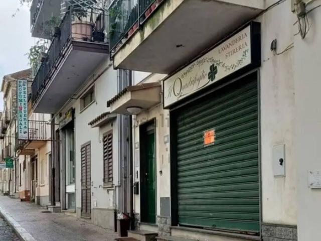 Locale in vendita di 50 m² in Via Girolamo Grimaldi
