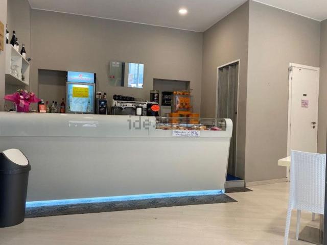 Locale in vendita di 50 m² in Via Giuseppe Gardini, 2