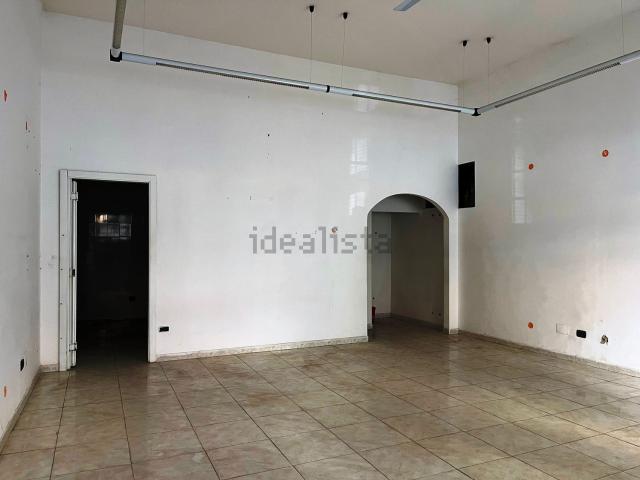 Locale in vendita di 50 m² in Via Giuseppe Rosati, 30