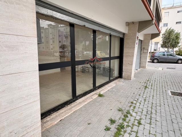 Locale in vendita di 50 m² in Via Giustino Fortunato