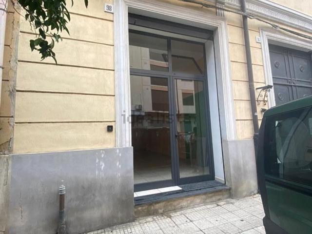 Locale in vendita di 50 m² in Via Industriale, 98