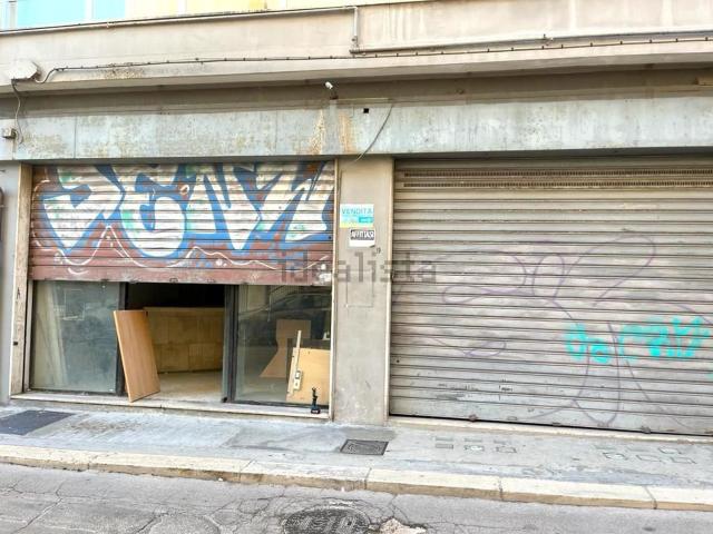 Locale in vendita di 50 m² in Via Indipendenza, 7