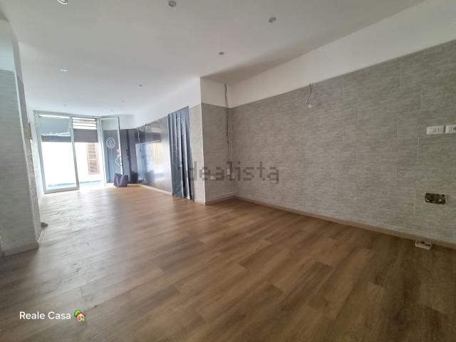 Locale in vendita di 50 m² in Via Inferrera, 16