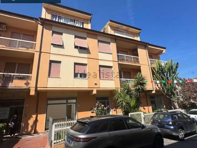 Locale in vendita di 50 m² in Via Italia, 41