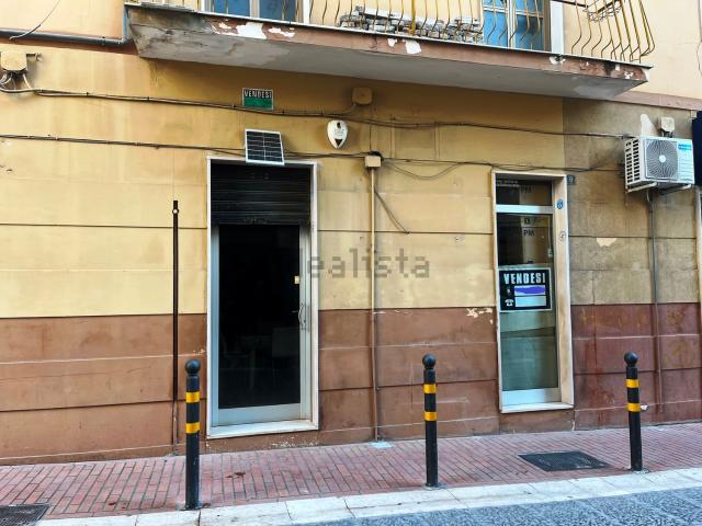 Locale in vendita di 50 m² in Via la Greca, 7