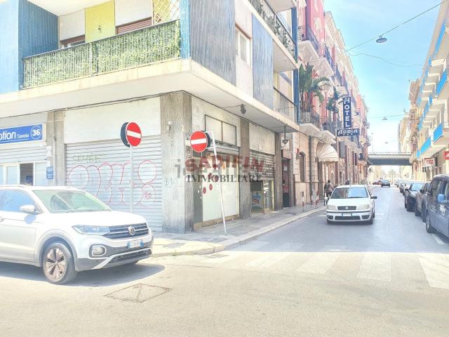 Locale in vendita di 50 m² in Via Luigi Zuppetta, 2