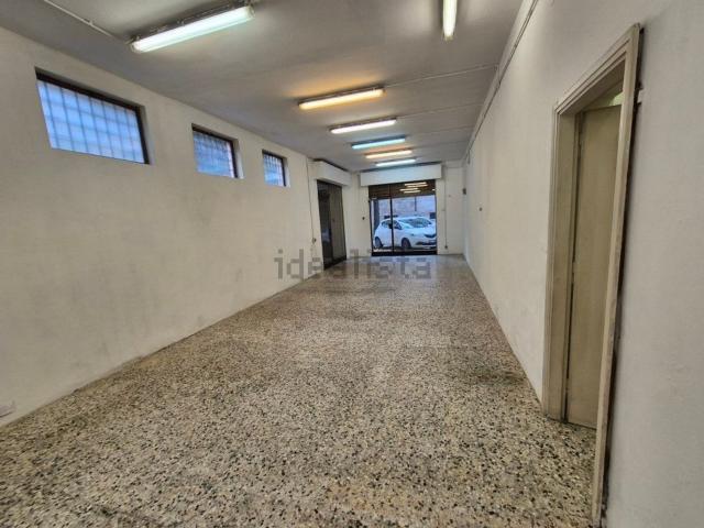 Locale in vendita di 50 m² in Via M. Bonacini, 169
