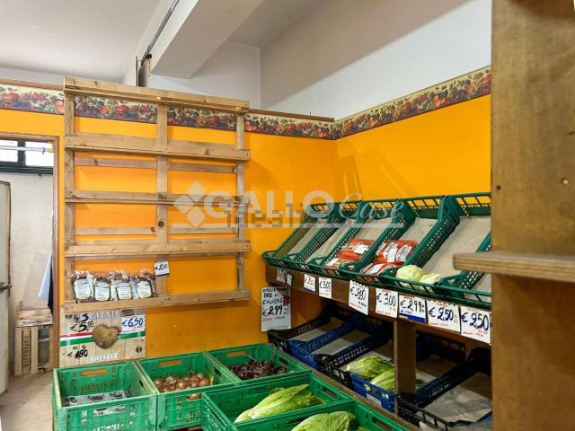 Locale in vendita di 50 m² in Via Maggiore Alfonso Vaccari