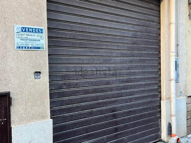 Locale in vendita di 50 m² in Via Messina, 64