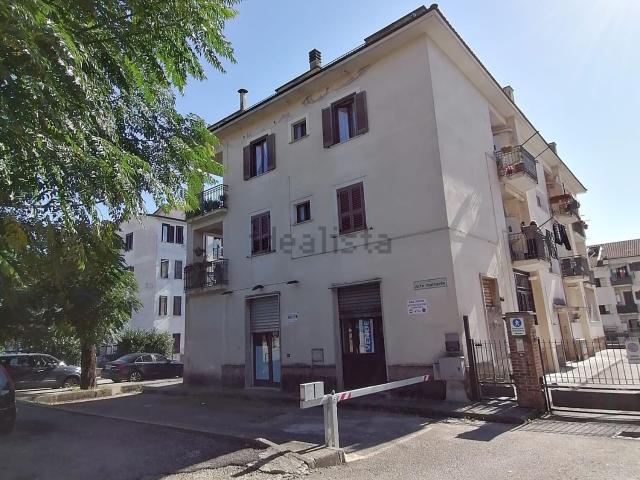 Locale in vendita di 50 m² in Via Monti Mainardi