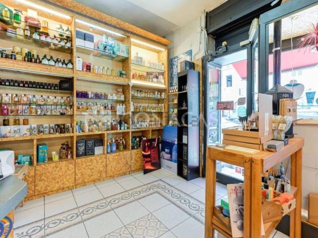 Locale in vendita di 50 m² in Via Nicola Antonio Porpora, 5