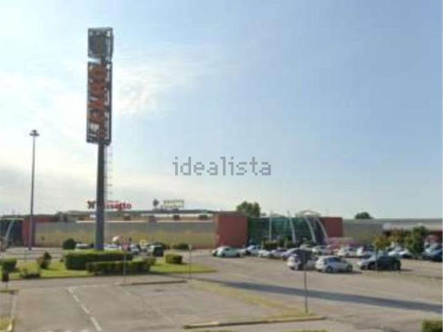 Locale in vendita di 50 m² in Via Orlando Scavazza, 1769