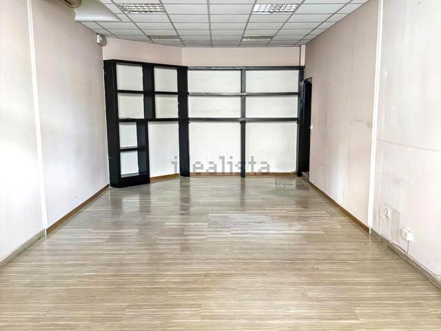 Locale in vendita di 50 m² in Via Po, 22
