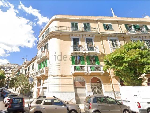 Locale in vendita di 50 m² in Via Placida, 27