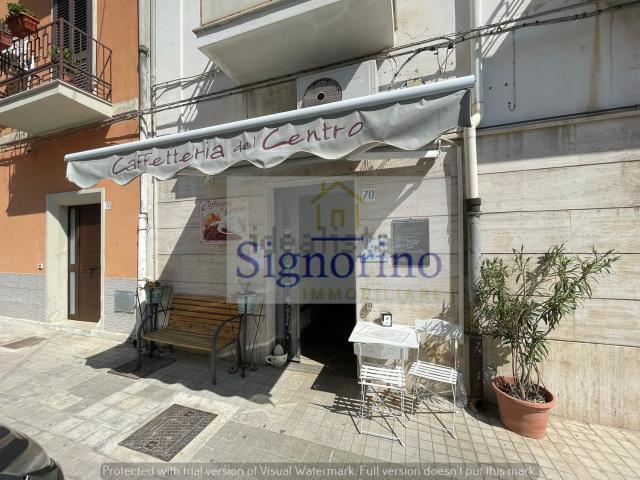 Locale in vendita di 50 m² in Via re ierone I l&apos  Etneo