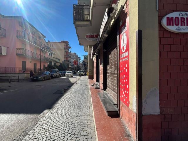 Locale in vendita di 50 m² in Via Roma, 108