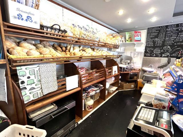 Locale in vendita di 50 m² in Via Roma, 5