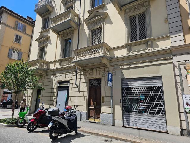 Locale in vendita di 50 m² in Via San Secondo, 44