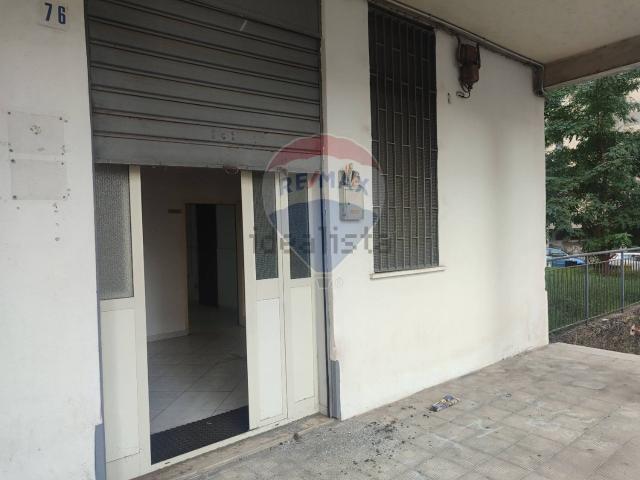 Locale in vendita di 50 m² in Via Sardegna, 76